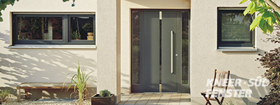 Haustür Ansicht von außen in antrazit mit Seitenteilen © Kneer Südfenster